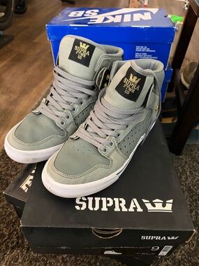 Supra Vaider Sneakers in Charcoal grey